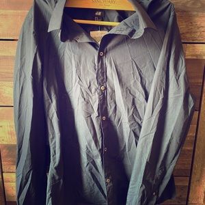 H&M Men’s button up dress shirt with stiff collar!
